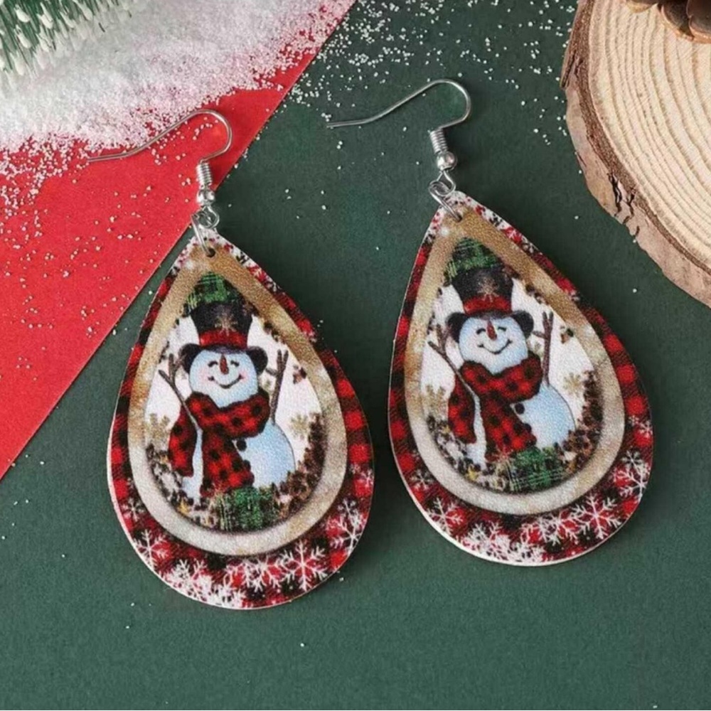 NWT Cute Snowman Earrings